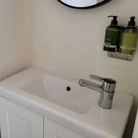 Apartment Sea Side Flat 5 With Fast Wifi And Free Parking *